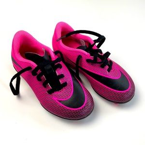 Nike Soccer Cleats- EUC